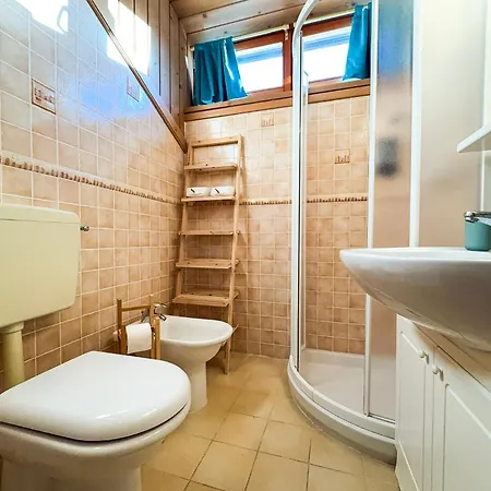 Begar Nest - Slope Front And Panoramic *