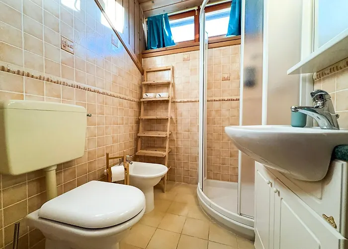 Begar Nest - Slope Front And Panoramic *