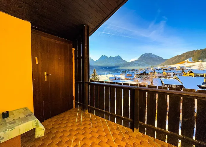 Begar Nest - Slope Front And Panoramic